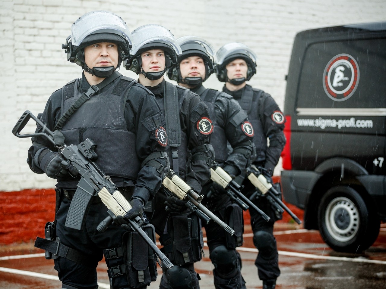 Федеральные охранные организации. Группа ГБР спецназ. Вооруженная охрана ГБР. ГБР Сигма. Охранник с оружием.